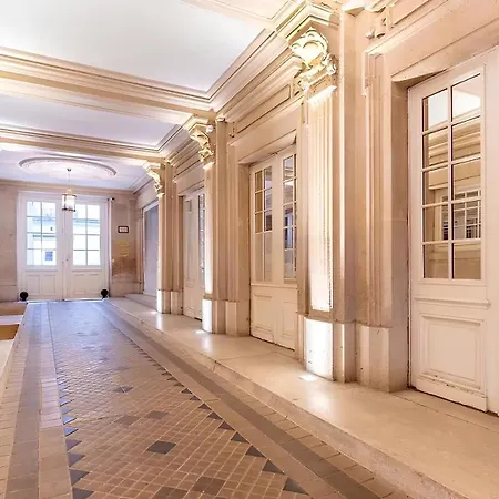 Parisian Close To Champs Elysees - 4pax