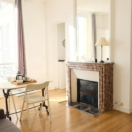 Parisian Close To Champs Elysees - 4pax Apartamento París