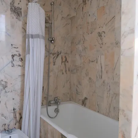 Parisian Close To Champs Elysees - 4pax Apartamento París